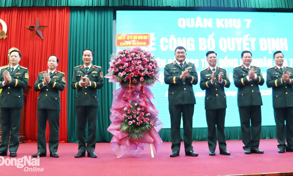 C&amp;#244;ng bố quyết định đổi t&amp;#234;n Bộ Chỉ huy Qu&amp;#226;n sự th&amp;#224;nh phố Đồng Nai